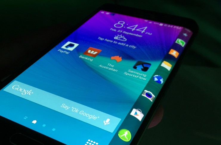 Samsung S6 with curved screen on sides