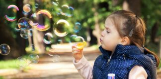 Hledáte ty nejlepší lektory cizích jazyků? Učte se od malých dětí