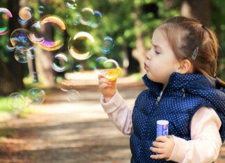 Hledáte ty nejlepší lektory cizích jazyků? Učte se od malých dětí