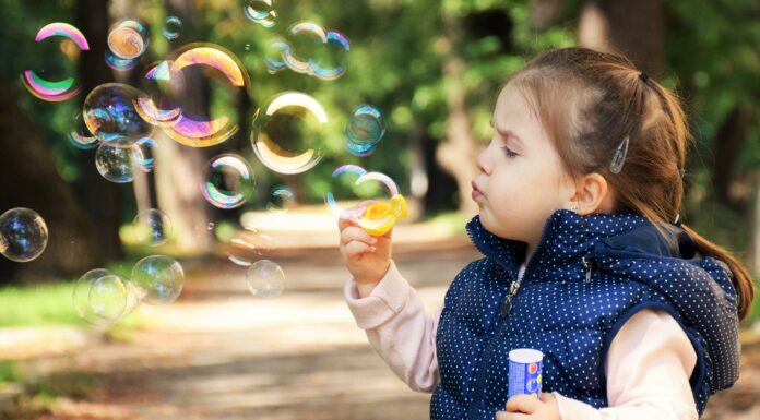 Hledáte ty nejlepší lektory cizích jazyků? Učte se od malých dětí